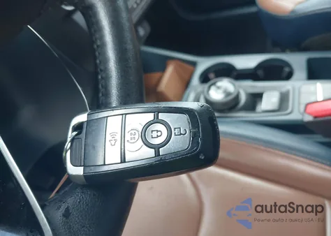 2022 Ford Maverick Lariat z USA, uszkodzony, nr VIN 3FTTW8F97NRA01847